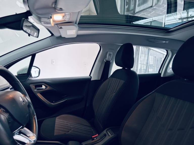PEUGEOT - 2008 - 2017/2018 - Branca - R$ 63.990,00