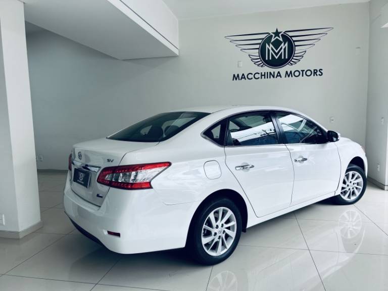 NISSAN - SENTRA - 2013/2014 - Branca - R$ 55.990,00
