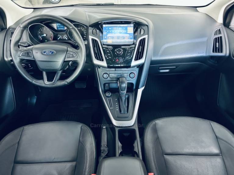 FORD - FOCUS - 2015/2016 - Cinza - R$ 56.990,00