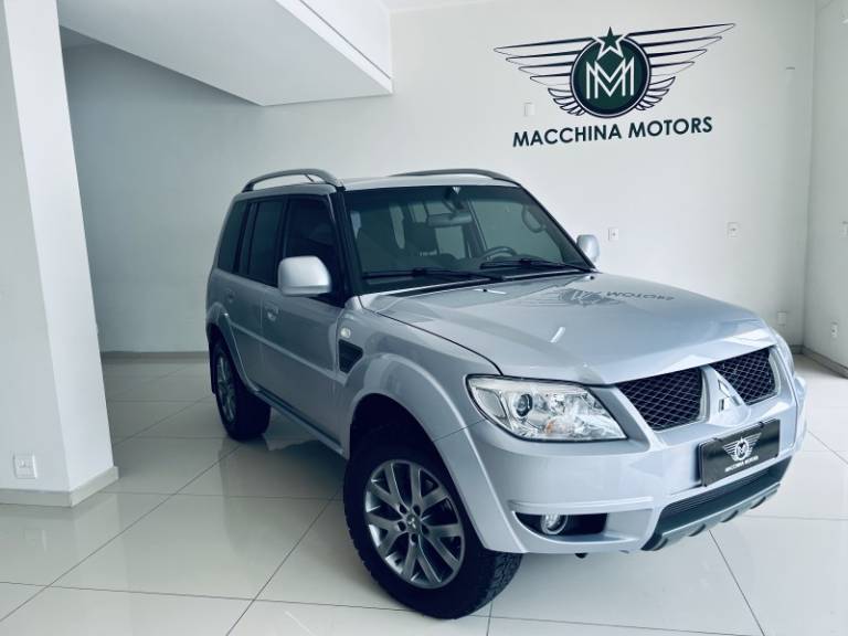 MITSUBISHI - PAJERO TR4 - 2013/2014 - Prata - R$ 58.990,00
