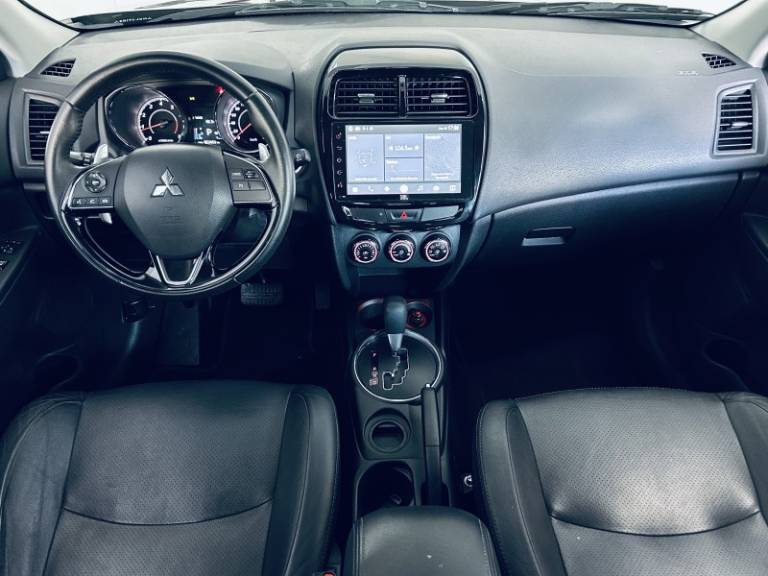 MITSUBISHI - OUTLANDER - 2020/2021 - Marrom - R$ 116.990,00