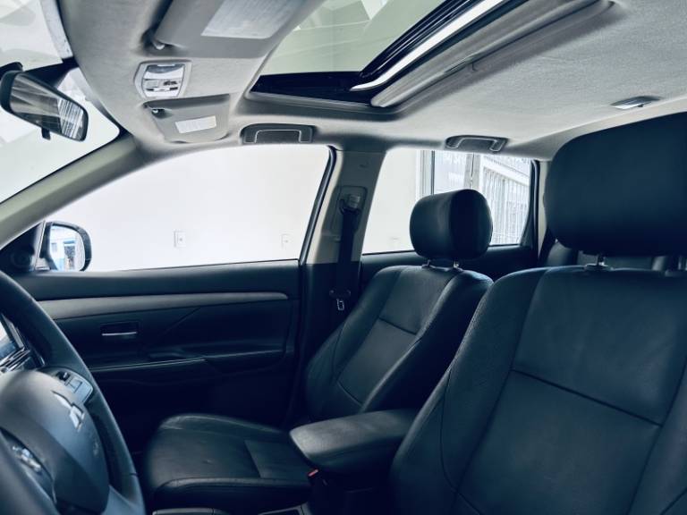 MITSUBISHI - OUTLANDER - 2014/2015 - Branca - R$ 71.990,00
