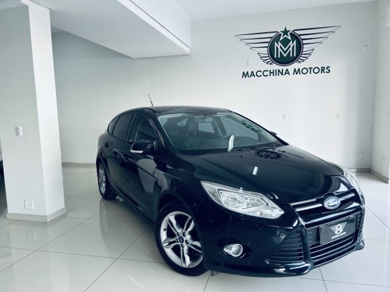 FORD - FOCUS - 2014/2015 - Preta - R$ 50.990,00