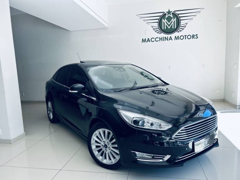 FORD - FOCUS - 2015/2016 - Preta - R$ 64.990,00