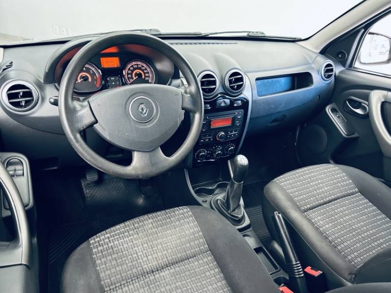 RENAULT - SANDERO - 2011/2012 - Prata - R$ 28.990,00