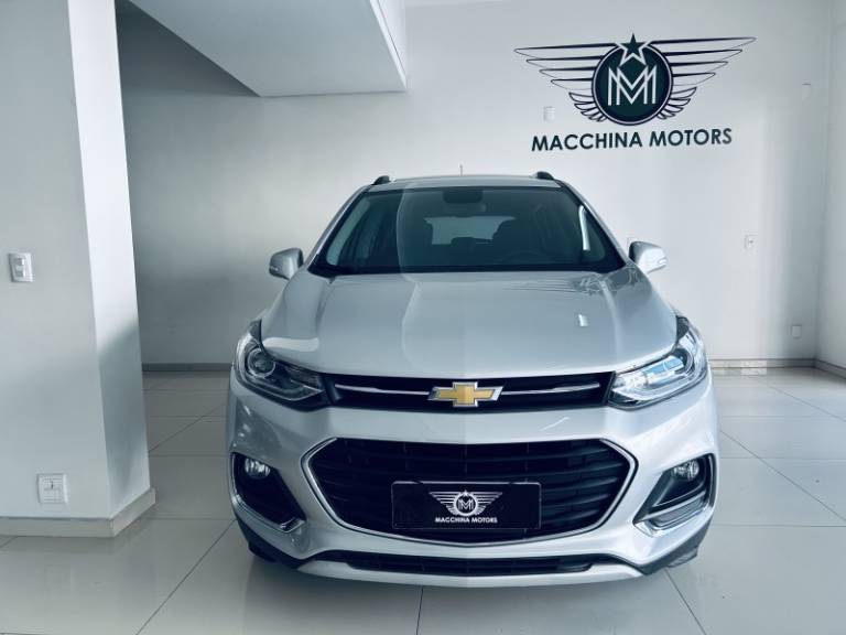 CHEVROLET - TRACKER - 2017/2018 - Prata - R$ 88.990,00