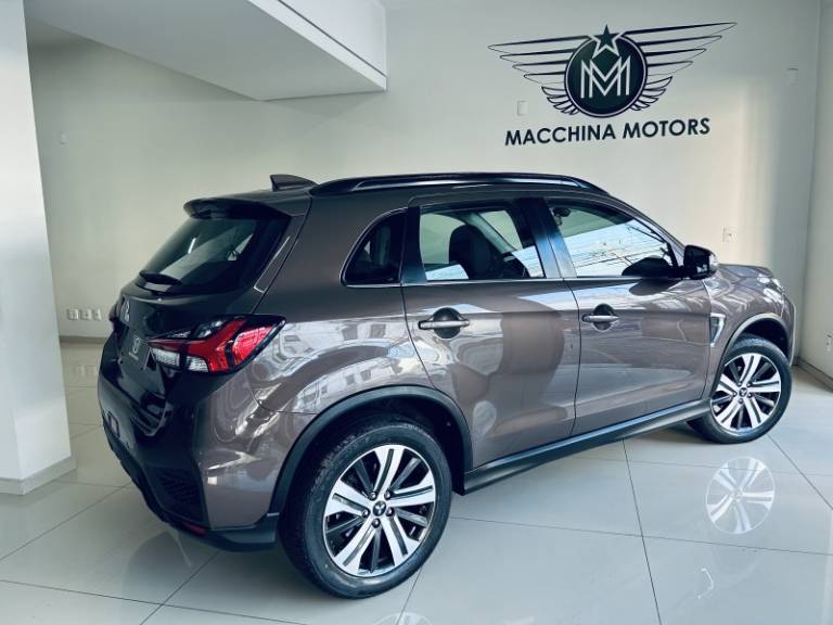 MITSUBISHI - OUTLANDER - 2020/2021 - Marrom - R$ 116.990,00
