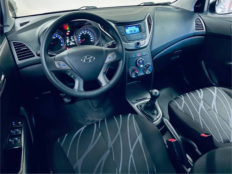 HYUNDAI - HB20 - 2015/2015 - Prata - R$ 43.990,00