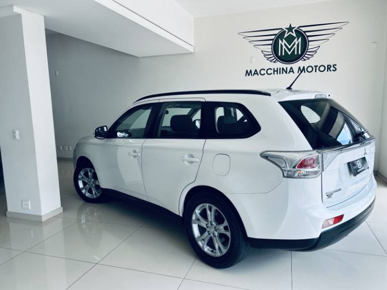 MITSUBISHI - OUTLANDER - 2014/2015 - Branca - R$ 71.990,00