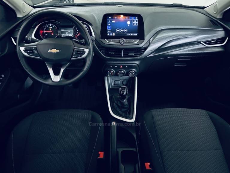 CHEVROLET - ONIX - 2024/2024 - Prata - R$ 79.990,00