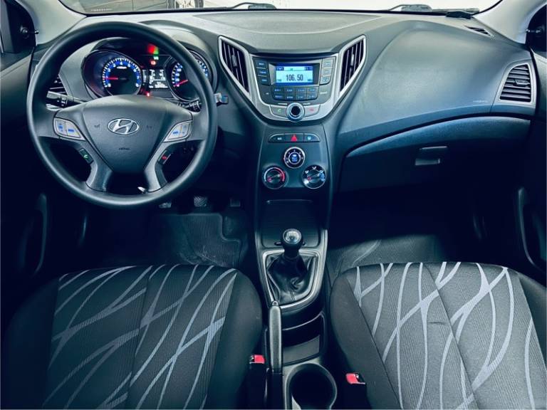 HYUNDAI - HB20 - 2015/2015 - Prata - R$ 43.990,00