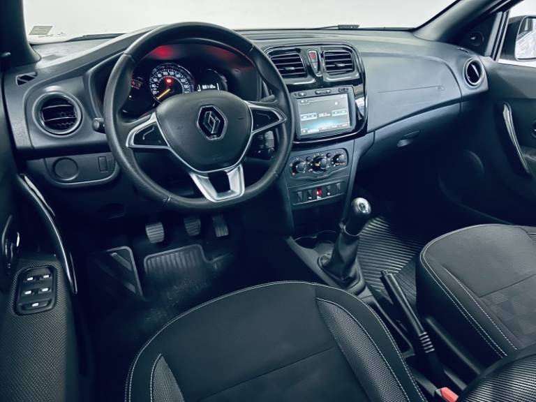 RENAULT - LOGAN - 2021/2022 - Prata - R$ 59.990,00