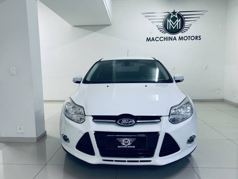 FORD - FOCUS - 2014/2014 - Branca - R$ 52.990,00