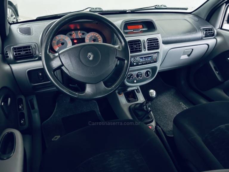RENAULT - CLIO - 2008/2009 - Bege - R$ 26.990,00