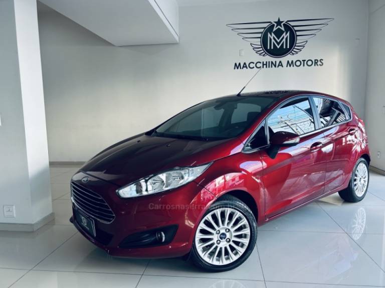 FORD - FIESTA - 2014/2015 - Vermelha - R$ 47.990,00