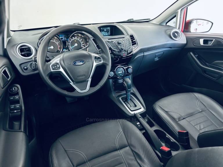 FORD - FIESTA - 2014/2015 - Vermelha - R$ 47.990,00