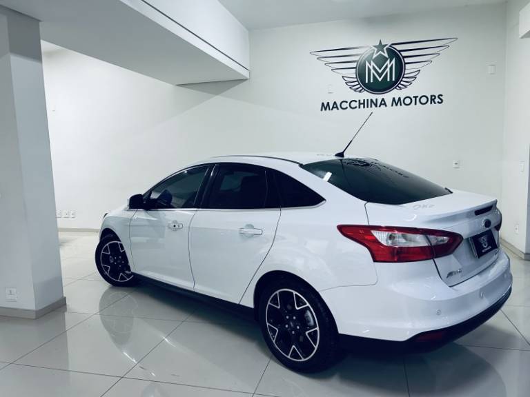 FORD - FOCUS - 2014/2014 - Branca - R$ 52.990,00