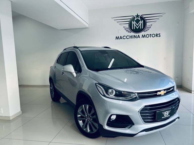 CHEVROLET - TRACKER - 2017/2018 - Prata - R$ 86.990,00