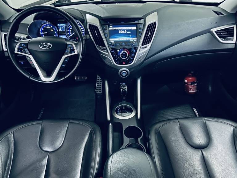 HYUNDAI - VELOSTER - 2012/2013 - Prata - R$ 60.990,00