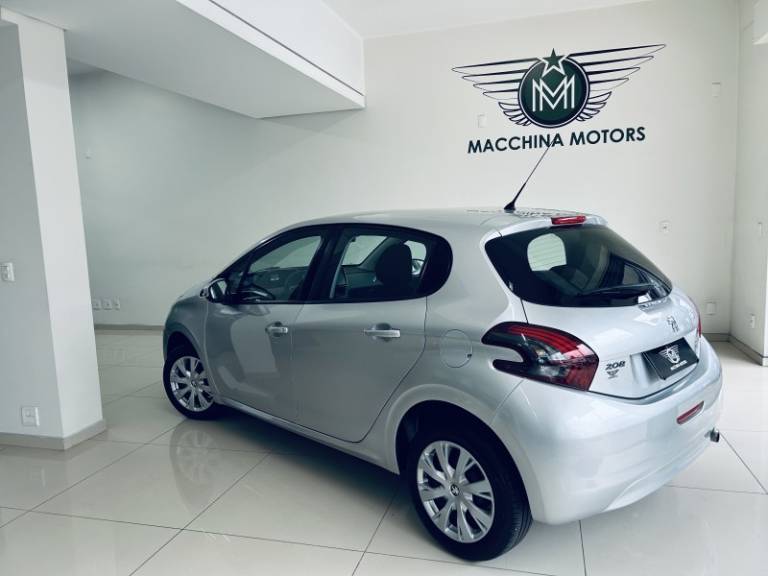 PEUGEOT - 208 - 2017/2018 - Prata - R$ 42.990,00