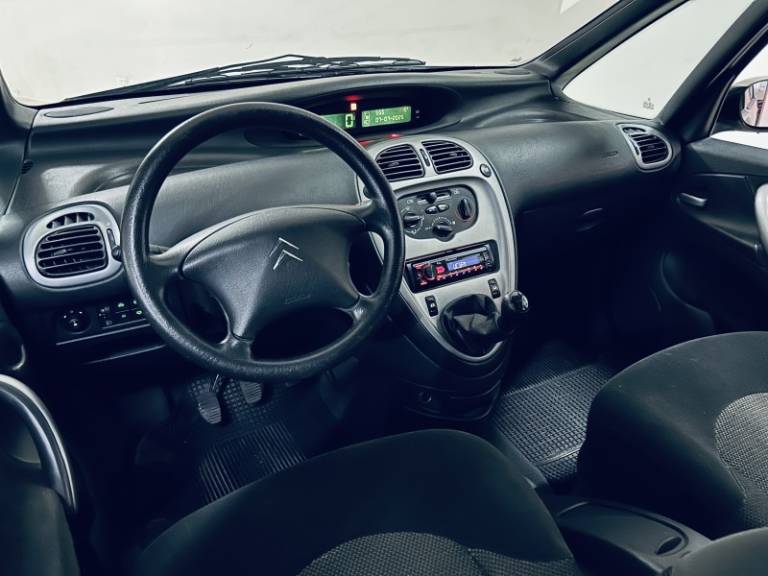 CITROËN - XSARA PICASSO - 2008/2008 - Prata - R$ 24.990,00