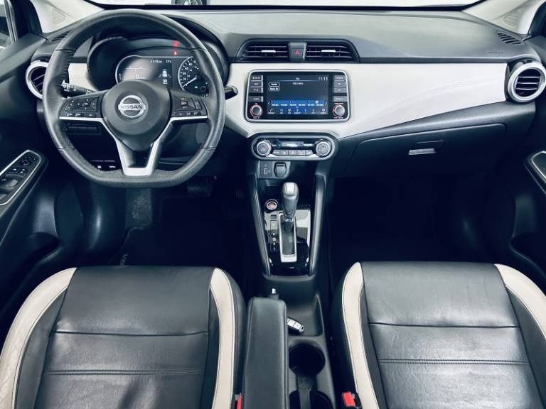 NISSAN - VERSA - 2021/2022 - Preta - R$ 88.990,00
