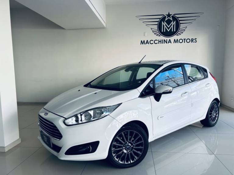 FORD - FIESTA - 2014/2015 - Branca - R$ 47.990,00