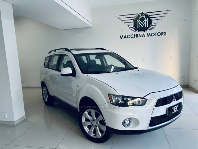 MITSUBISHI - OUTLANDER - 2012/2013 - Branca - R$ 60.990,00