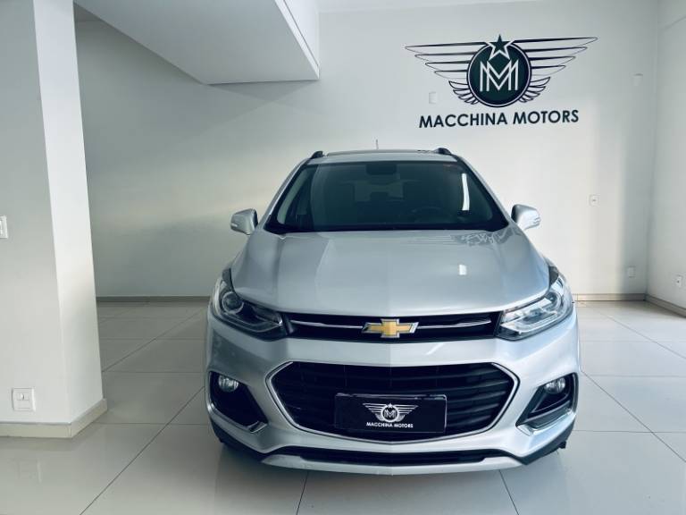 CHEVROLET - TRACKER - 2017/2018 - Prata - R$ 86.990,00