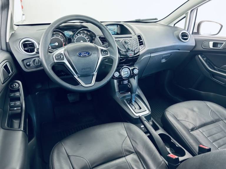 FORD - FIESTA - 2014/2015 - Branca - R$ 47.990,00