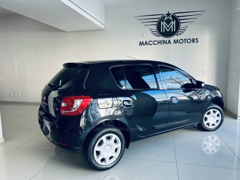 RENAULT - SANDERO - 2017/2018 - Preta - R$ 43.990,00