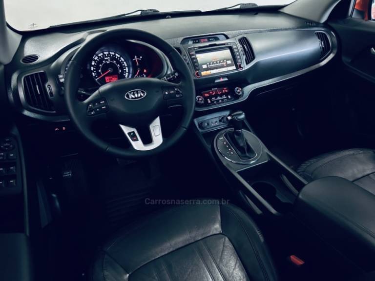 KIA MOTORS - SPORTAGE - 2013/2014 - Laranja - R$ 79.990,00