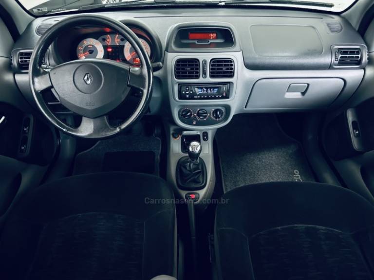 RENAULT - CLIO - 2008/2009 - Bege - R$ 26.990,00