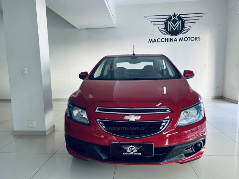 CHEVROLET - PRISMA - 2013/2013 - Vermelha - R$ 42.990,00