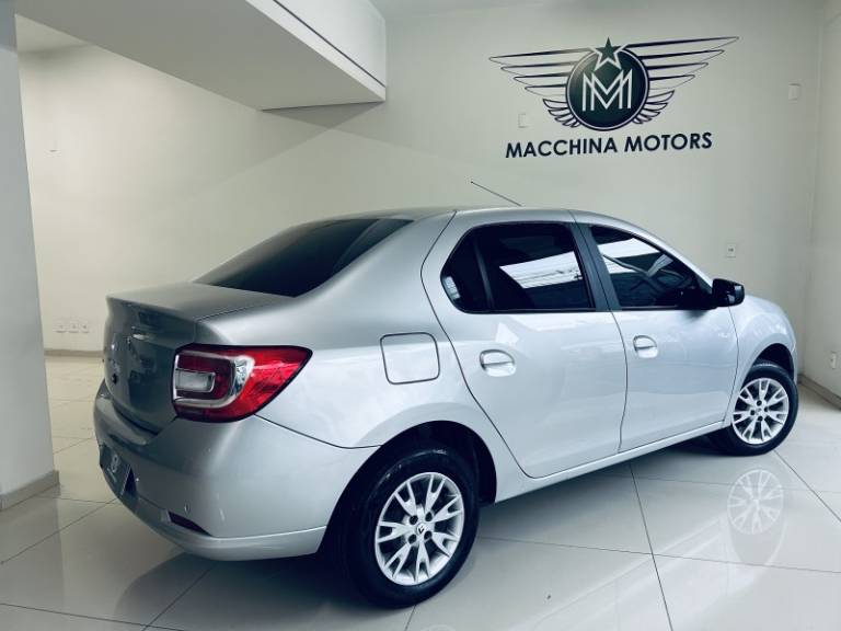 RENAULT - LOGAN - 2021/2022 - Prata - R$ 59.990,00