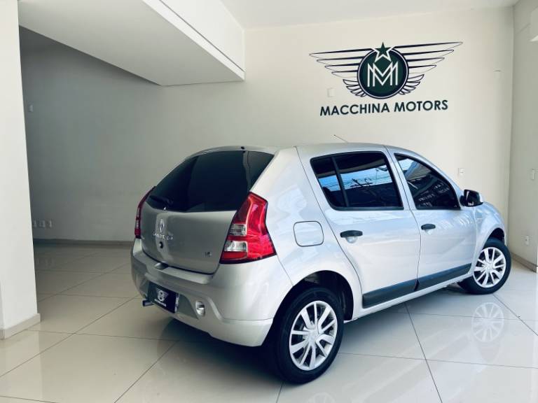 RENAULT - SANDERO - 2011/2012 - Prata - R$ 28.990,00