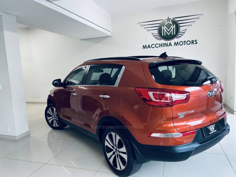 KIA MOTORS - SPORTAGE - 2013/2014 - Laranja - R$ 79.990,00