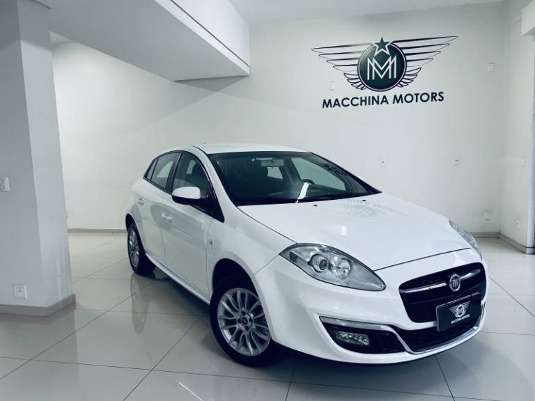 FIAT - BRAVO - 2015/2016 - Branca - R$ 46.990,00