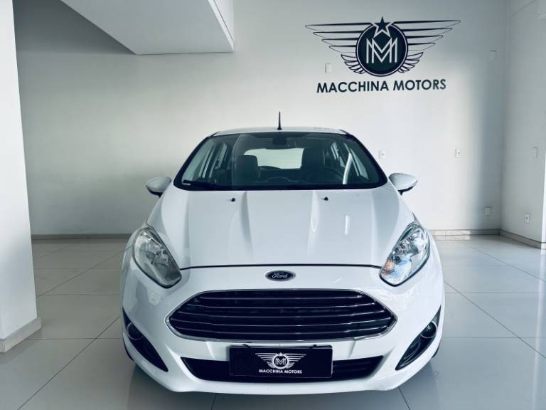 FORD - FIESTA - 2014/2015 - Branca - R$ 47.990,00