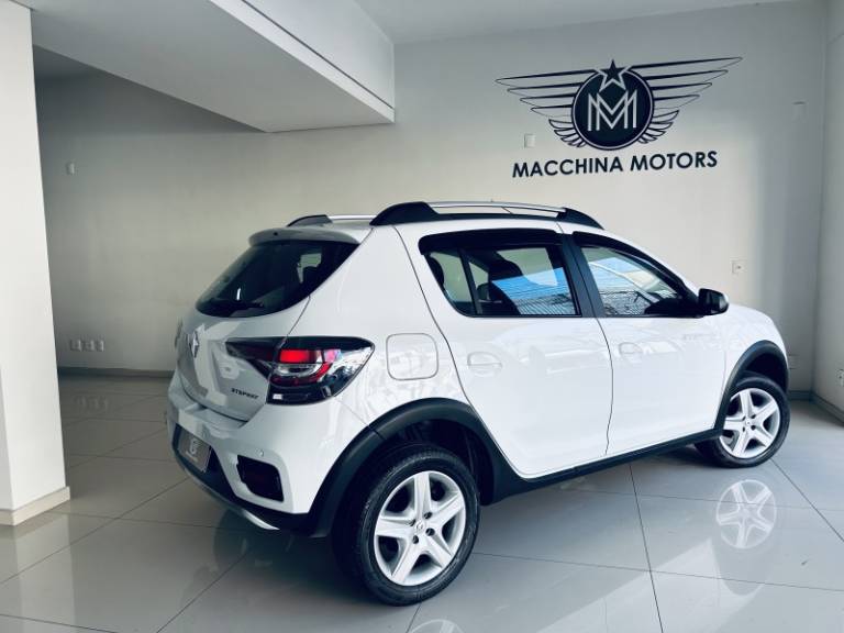 RENAULT - SANDERO - 2020/2021 - Branca - R$ 64.990,00