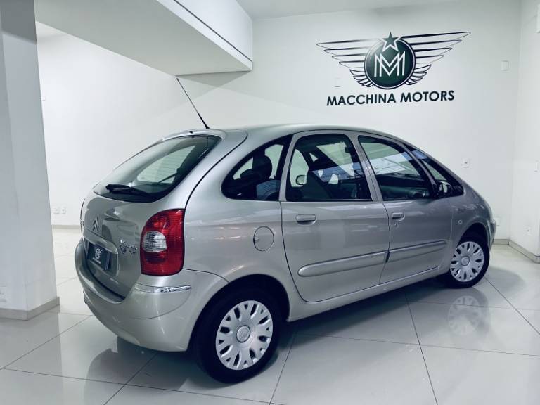 CITROËN - XSARA PICASSO - 2008/2008 - Prata - R$ 24.990,00