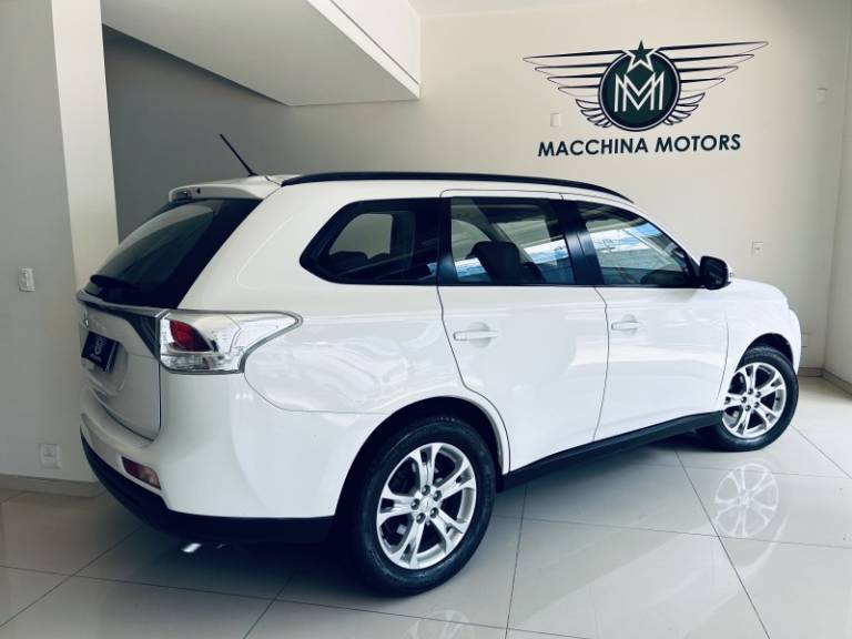 MITSUBISHI - OUTLANDER - 2014/2015 - Branca - R$ 71.990,00