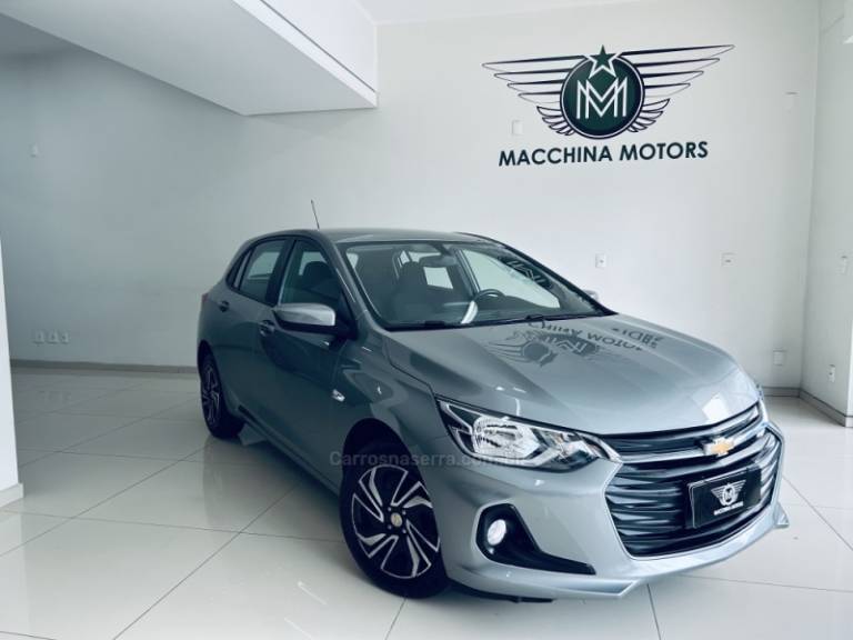 CHEVROLET - ONIX - 2024/2024 - Prata - R$ 79.990,00