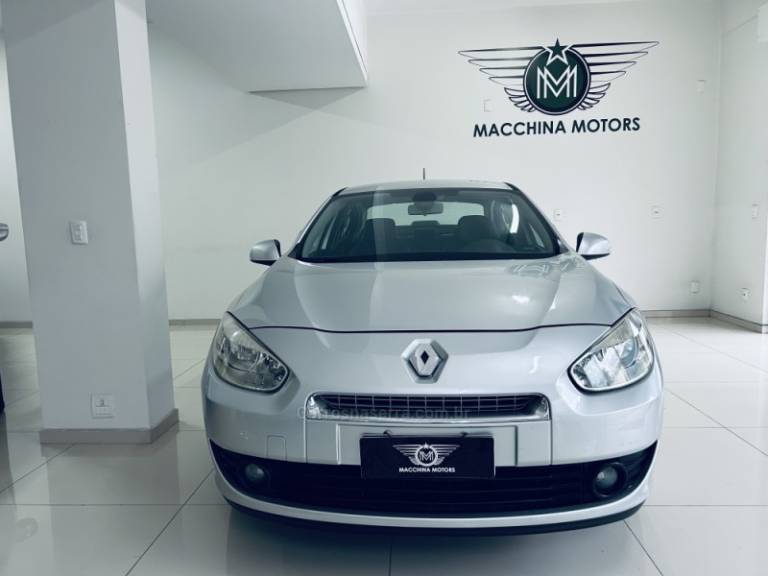 RENAULT - FLUENCE - 2012/2013 - Prata - R$ 39.990,00