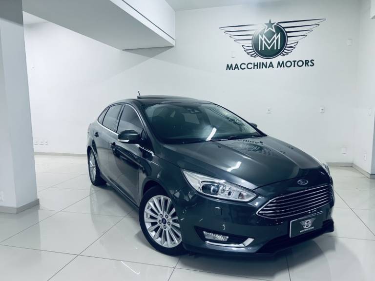 FORD - FOCUS - 2017/2018 - Cinza - R$ 76.990,00