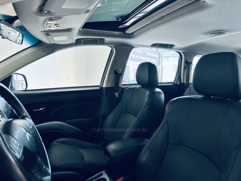 MITSUBISHI - OUTLANDER - 2012/2013 - Branca - R$ 60.990,00