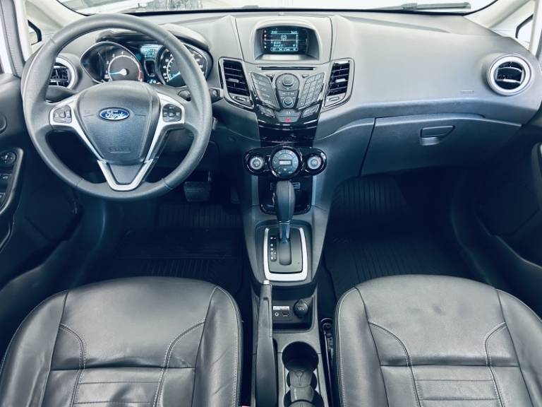 FORD - FIESTA - 2014/2015 - Branca - R$ 47.990,00