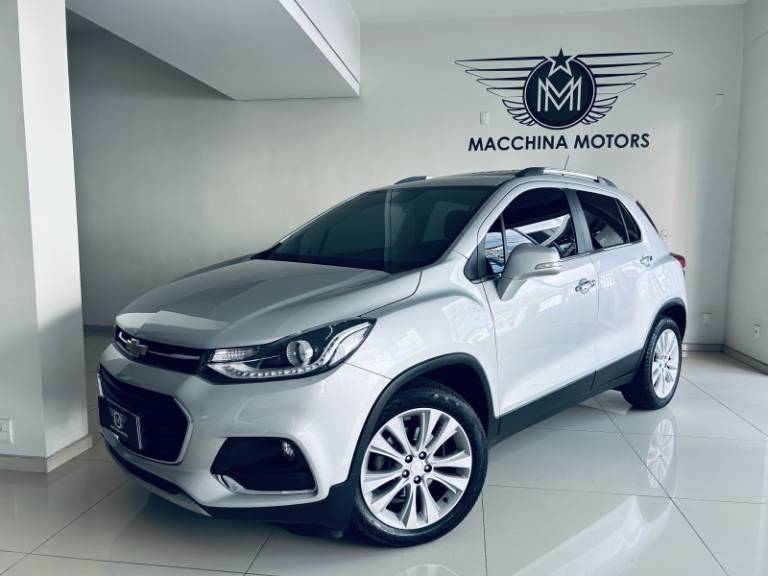 CHEVROLET - TRACKER - 2017/2018 - Prata - R$ 88.990,00