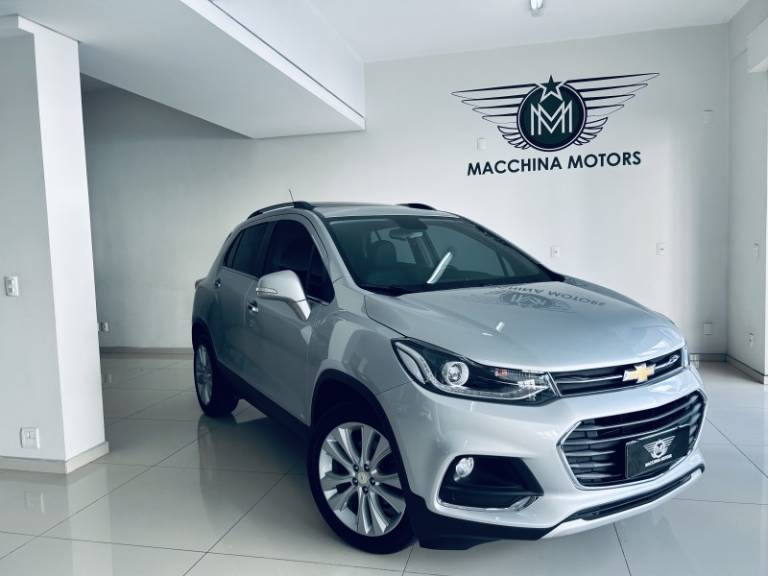 CHEVROLET - TRACKER - 2017/2018 - Prata - R$ 88.990,00