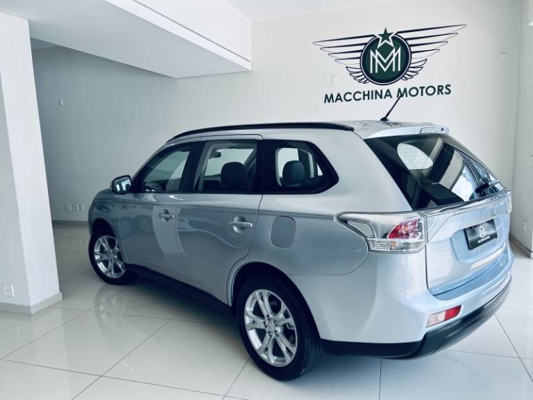 MITSUBISHI - OUTLANDER - 2013/2014 - Prata - R$ 68.990,00